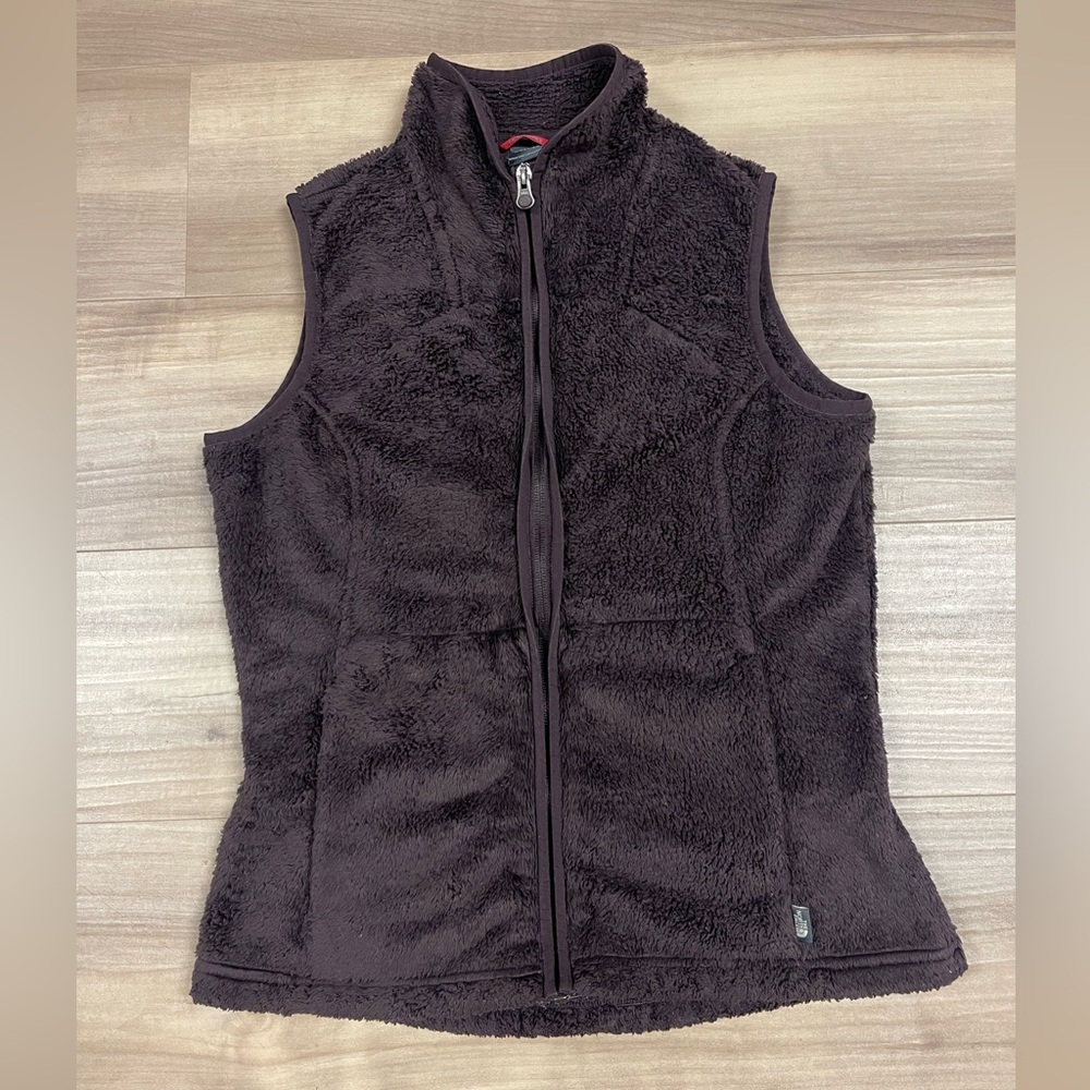 Women’s Medium Fuzzy North Face Full Zip Up Purple Vest